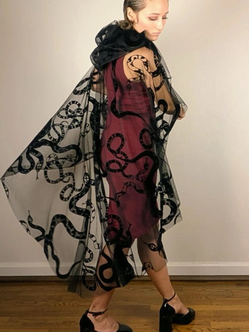 Halloween Party Cape Velvet Snakes Witch Cloak Medusa Costume Fantasy Cosplay - Picture 6 of 8